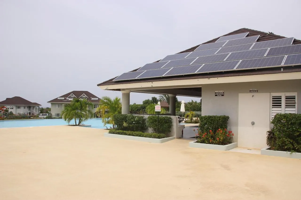 Cozy Getaway Aparthotel Priory Jamaica