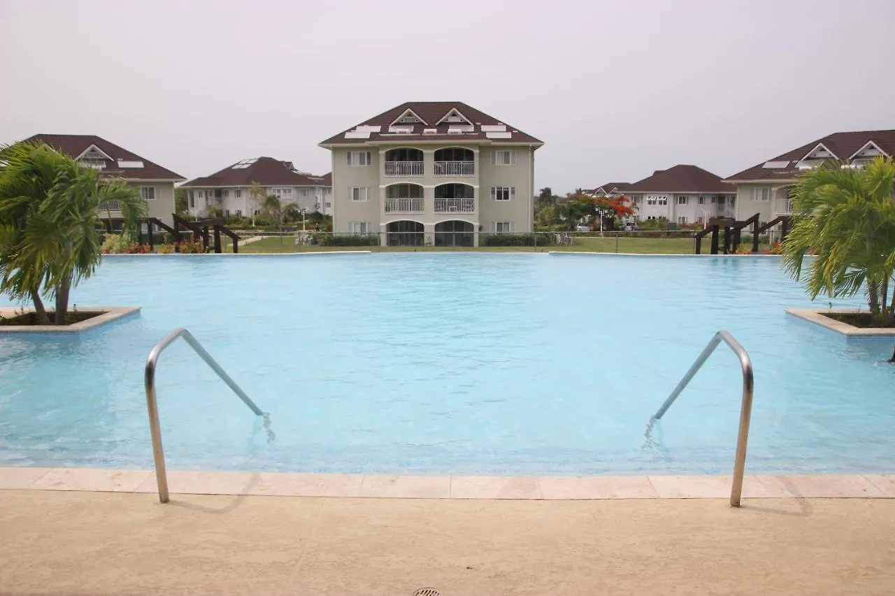 Cozy Getaway Aparthotel Priory 0*,  Jamaica